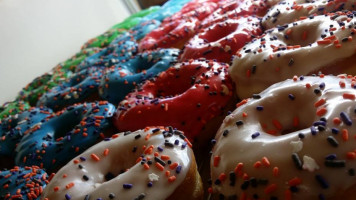 Dee's Best Donuts food