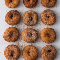 The Dapper Doughnut food