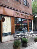 Est Est Est Pizza inside