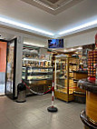 Pasticceria Gelateria Oliva 2 inside