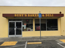 Susy’s Bakery And Deli outside