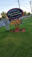 Hometown Creamery outside