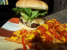 Caobo Burger food