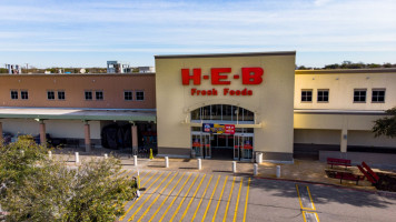 H-e-b Car Wash outside