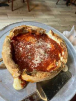 Manhattan Chicago Pizza food