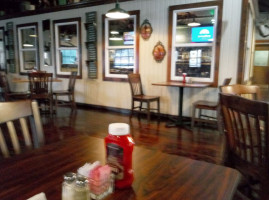 Smithharts Texas Grill inside