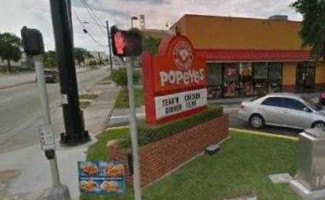 Popeyes Louisiana Kitchen outside