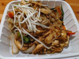 Knob Khun Thai Food food