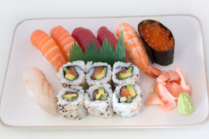 Deli Sushi food