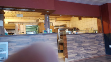 Dalmose Pizzaria inside