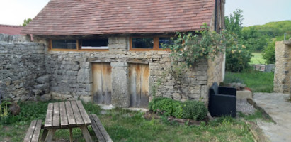 L'auberge De L'ile inside