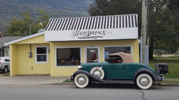 Chestnut Springs Organics Bakery outside