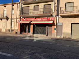 El Pastisser Del Pont outside