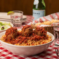 Buca di Beppo food