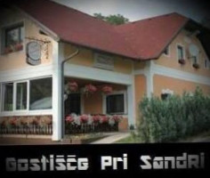 Gostišče Pri Sandri outside