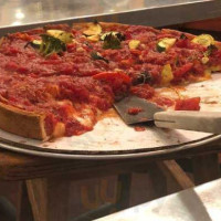 Zachary's Chicago Pizza food