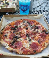 Mod Pizza food