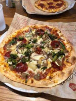 Mod Pizza food