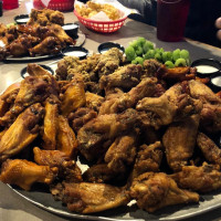 Pluckers Wing food