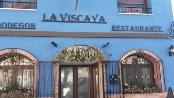 La Viscaya outside