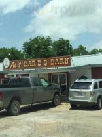 Al's -b-q N outside