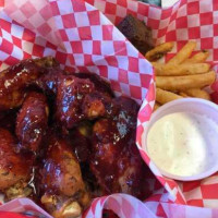 HUB CITY WINGS food