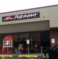 Pizza Hut outside