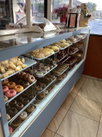 Cherri's Donuts food