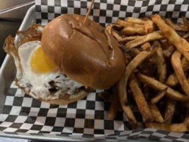 Buck's Whiskey Burger food