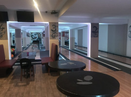 Rokko's- -bowling-pension inside