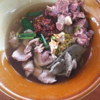 ร้านก๋วยเตี๋ยวต้องแวะ inside