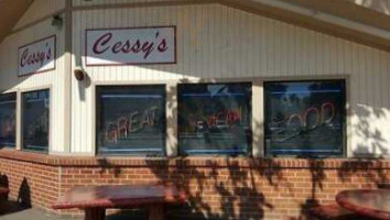 Cessy Taco Shop outside