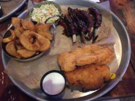 Wild Bill's Sports Saloon Fargo food