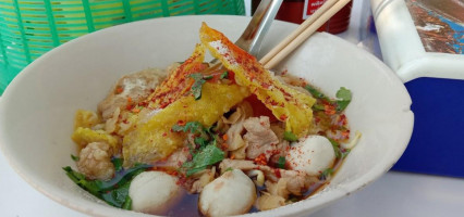 ร้านป้าทม​ ก๋วยเตี๋ยว​หมูน้ำแดง food