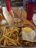 Fox & Hound Sports Tavern-Pineville food