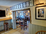 Eyston Arms inside