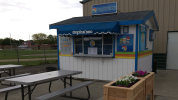 Cedar Falls Tropical Sno inside