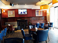 The Queens Bar inside