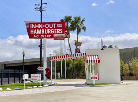 The Original In-n-out Burger Museum outside