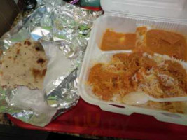 Naan N Curry food