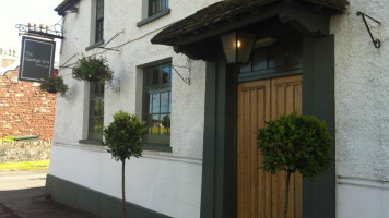 The George Inn outside