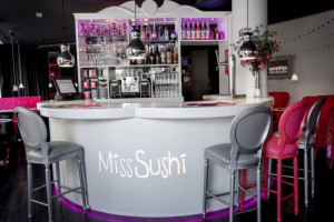 Miss Sushi Canovas food