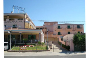 Pizzeria Baia Marina outside