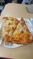 Marino's Pizza food