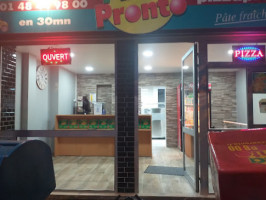 Pronto Pizza inside