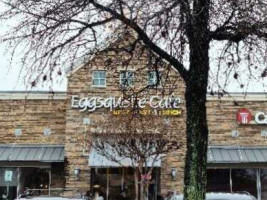 Eggsquisite Cafe outside