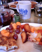 Dottie's True Blue Cafe food