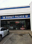 Donut Palace outside