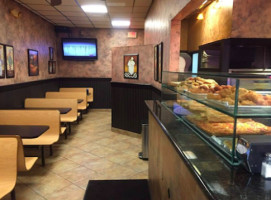 The Pizza Shoppe food