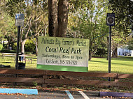 Palmetto Bay Farmer's Market outside